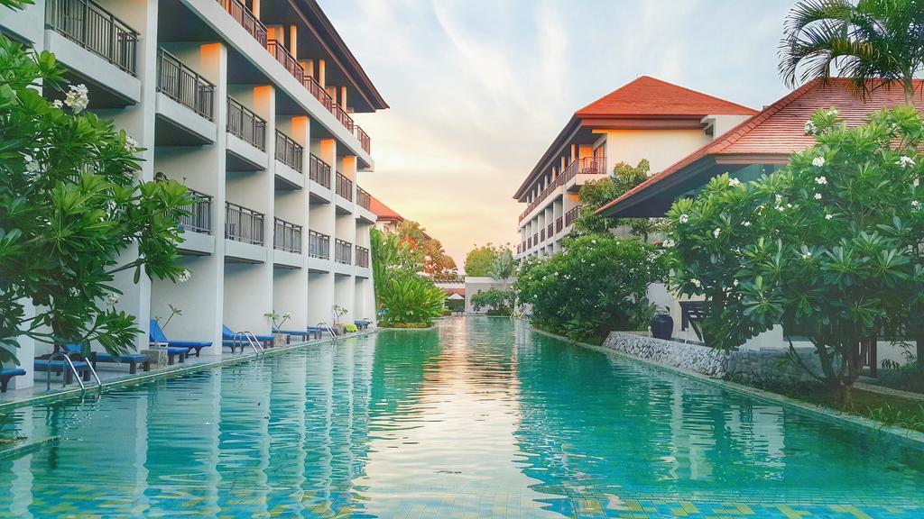 D Varee Mai Khao Beach Exteriör bild