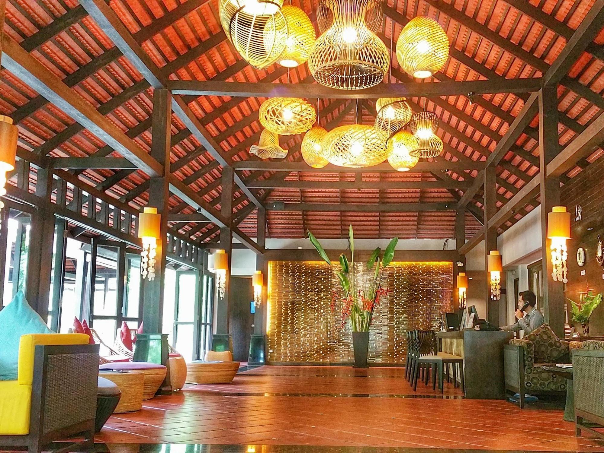 D Varee Mai Khao Beach Exteriör bild