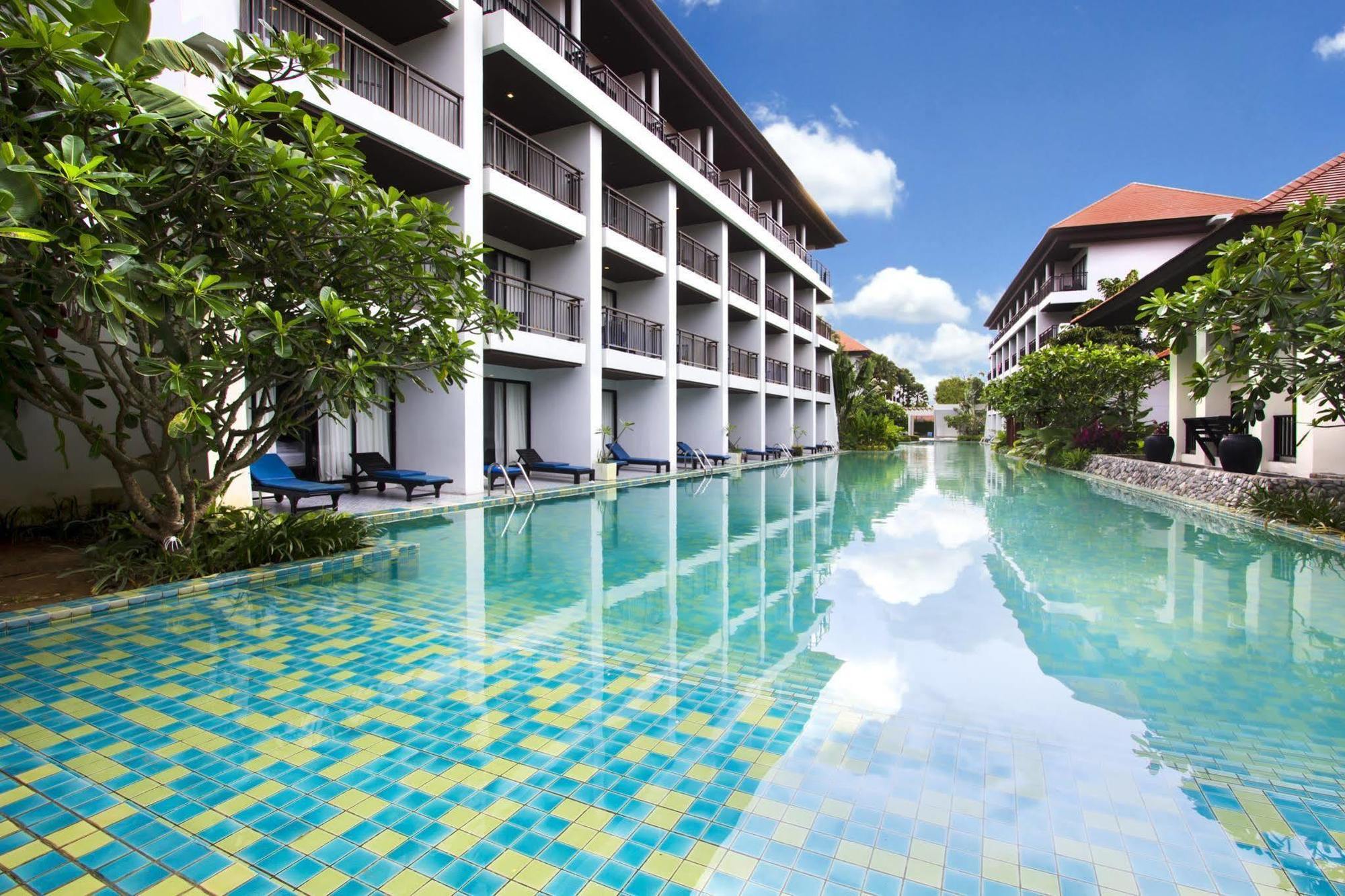 D Varee Mai Khao Beach Exteriör bild