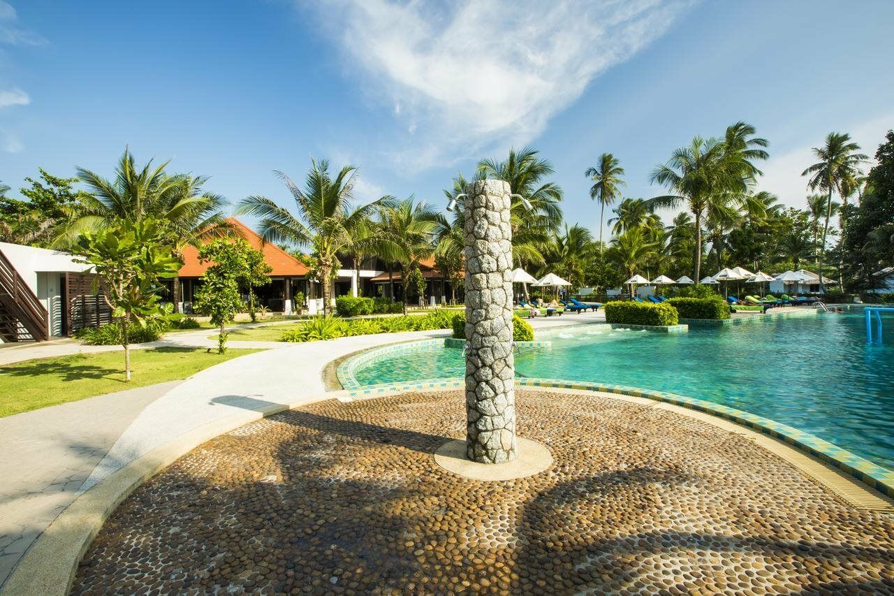 D Varee Mai Khao Beach Exteriör bild